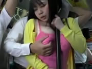 迷你裙日本巨大乳房學妹遇到電車癡漢